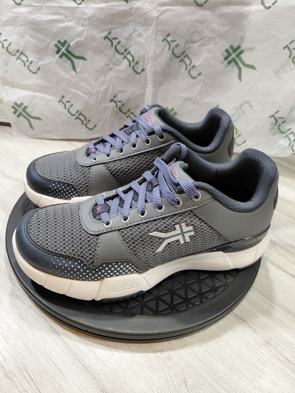 NEW KURU Womens Quantum 2 Orthopedic Gray Sneakers with Lavender Laces SIZE 7